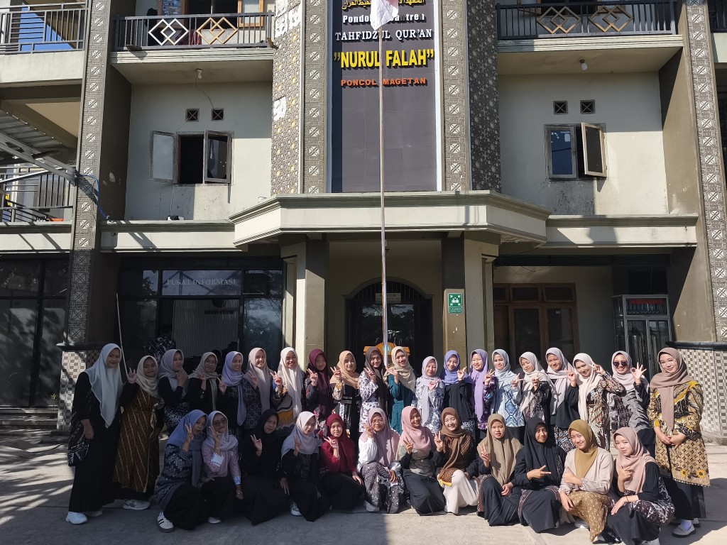 Upacara Peringatan Hari Kartini 2026 di MA Nurul Falah Poncol